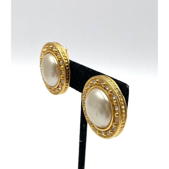 Liz Claiborne Earrings Vintage Gold Tone Faux Pearls Cabochon Clips FLAW - Picture 10 of 10